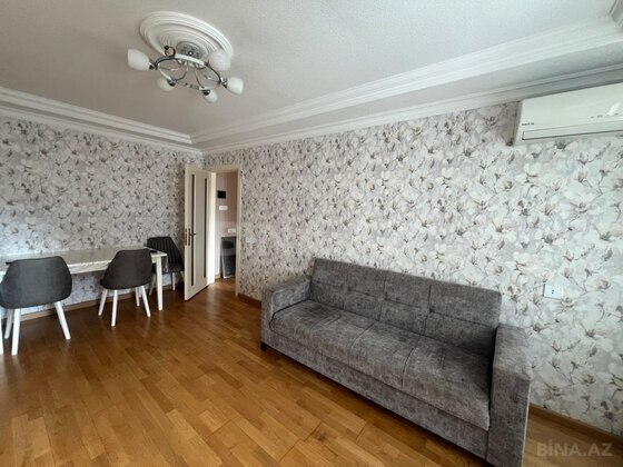 2 otaqlı Köhnə tikili, Qara Qarayev m., Bakı
