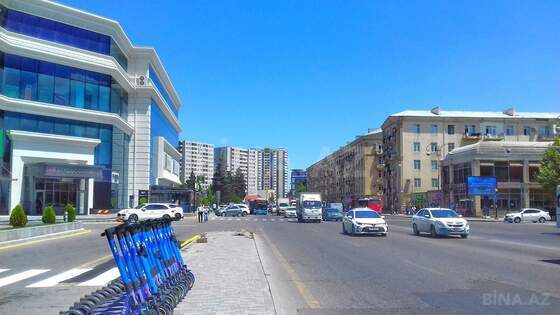 3 otaqlı Köhnə tikili, Bakıxanov q., Bakı