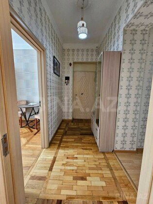 3 otaqlı Köhnə tikili, Bakıxanov q., Bakı