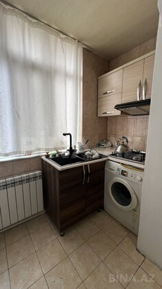 4 otaqlı Köhnə tikili, Yeni Günəşli q., Bakı