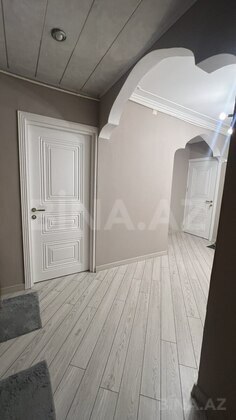 4 otaqlı Köhnə tikili, Yeni Günəşli q., Bakı