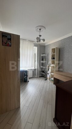 4 otaqlı Köhnə tikili, Yeni Günəşli q., Bakı