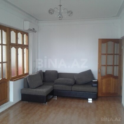 2 otaqlı Köhnə tikili, Bakıxanov q., Bakı