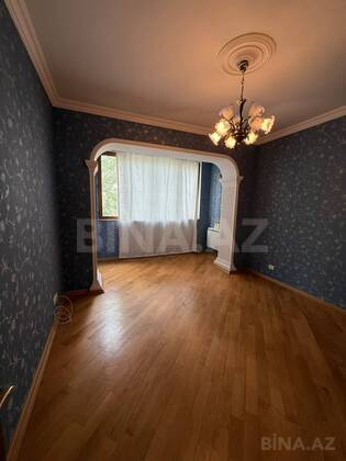 4 otaqlı Köhnə tikili, Nizami m., Bakı