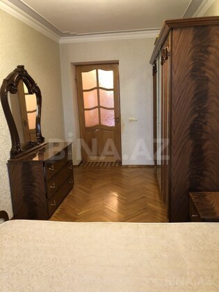 3 otaqlı Köhnə tikili, 8 Noyabr m., Bakı