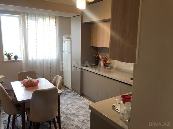 4 otaqlı Köhnə tikili, Qaraçuxur q., Bakı