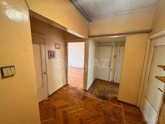 3 otaqlı Köhnə tikili, Qara Qarayev m., Bakı