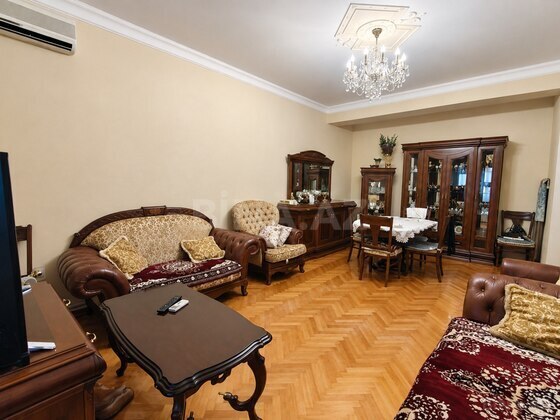 3 otaqlı Yeni tikili, Memar Əcəmi m., Bakı