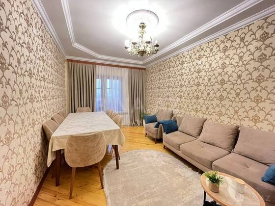 4 otaqlı Köhnə tikili, Yeni Yasamal q., Bakı