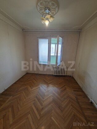 3 otaqlı Köhnə tikili, Qara Qarayev m., Bakı