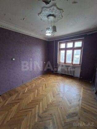 3 otaqlı Köhnə tikili, Qara Qarayev m., Bakı