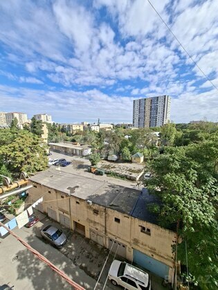 3 otaqlı Köhnə tikili, Qara Qarayev m., Bakı