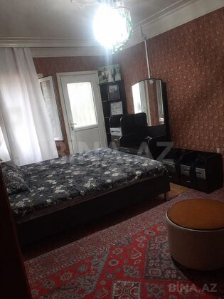 4 otaqlı Köhnə tikili, İnşaatçılar m., Bakı