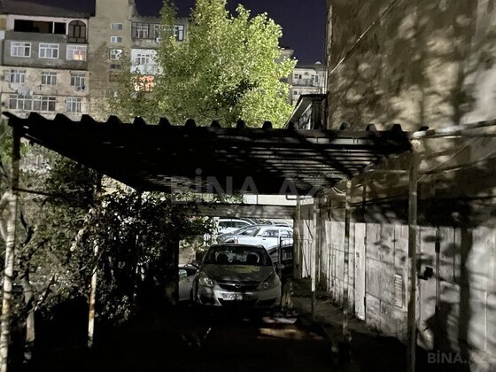 4 otaqlı Köhnə tikili, İnşaatçılar m., Bakı