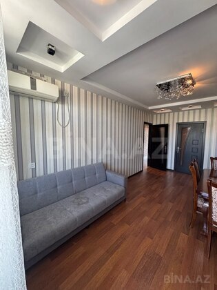 3 otaqlı Köhnə tikili, Bakıxanov q., Bakı