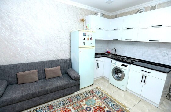 3 otaqlı Köhnə tikili, Əhmədli m., Bakı