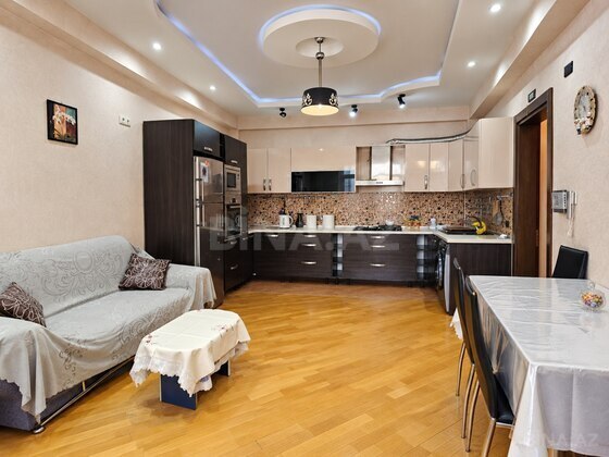 2 otaqlı Yeni tikili, 8 Noyabr m., Bakı