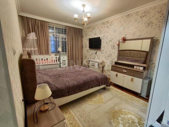 4 otaqlı Köhnə tikili, Əhmədli m., Bakı