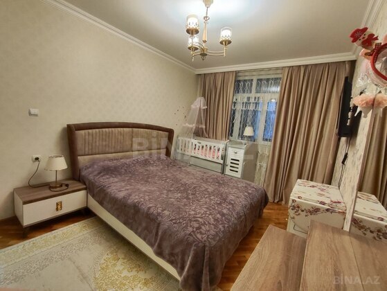 4 otaqlı Köhnə tikili, Əhmədli m., Bakı