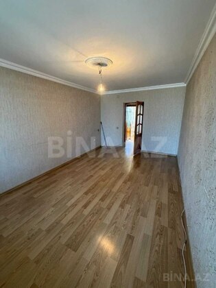 3 otaqlı Köhnə tikili, Bakıxanov q., Bakı