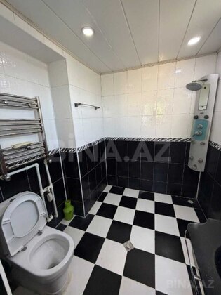 3 otaqlı Köhnə tikili, Bakıxanov q., Bakı