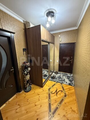 3 otaqlı Köhnə tikili, Massiv D q., Bakı