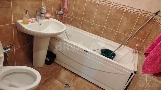 3 otaqlı Köhnə tikili, Şah İsmayıl Xətai m., Bakı