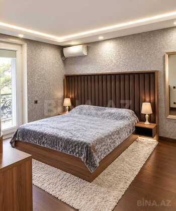3 otaqlı Köhnə tikili, Şah İsmayıl Xətai m., Bakı