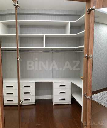 3 otaqlı Köhnə tikili, Şah İsmayıl Xətai m., Bakı