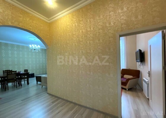 5 otaqlı Köhnə tikili, 28 May m., Bakı