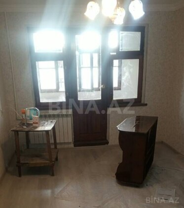 1 otaqlı Köhnə tikili, Elmlər Akademiyası m., Bakı