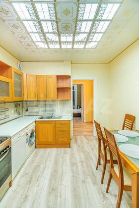3 otaqlı Köhnə tikili, Sahil m., Bakı