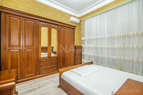 3 otaqlı Köhnə tikili, Sahil m., Bakı