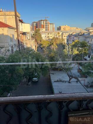 2 otaqlı Köhnə tikili, Elmlər Akademiyası m., Bakı