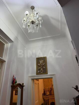 5 otaqlı Köhnə tikili, Şah İsmayıl Xətai m., Bakı