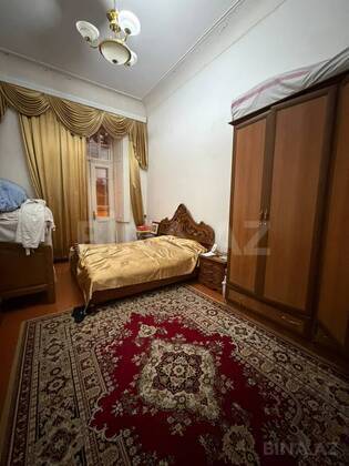5 otaqlı Köhnə tikili, Şah İsmayıl Xətai m., Bakı