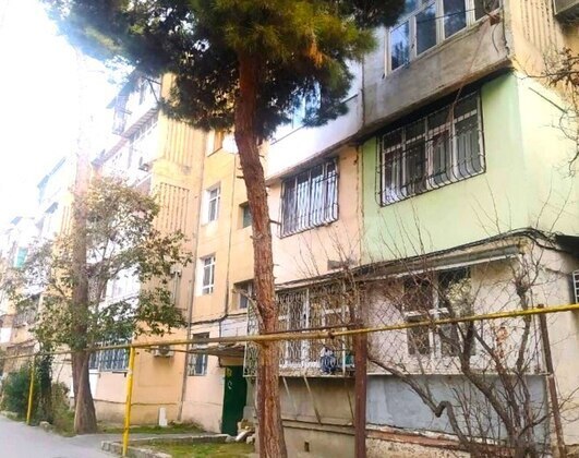 3 otaqlı Köhnə tikili, Neftçilər m., Bakı