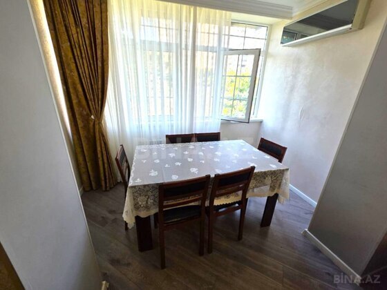 3 otaqlı Köhnə tikili, Neftçilər m., Bakı