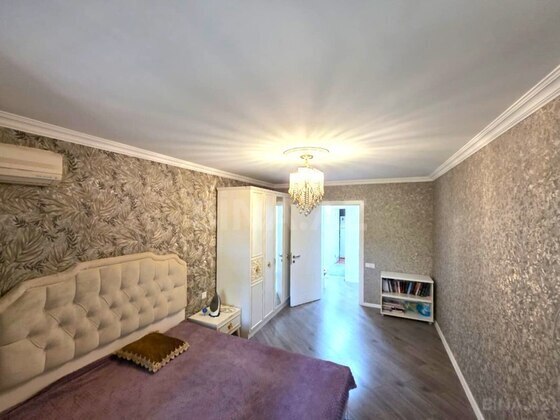 3 otaqlı Köhnə tikili, Neftçilər m., Bakı