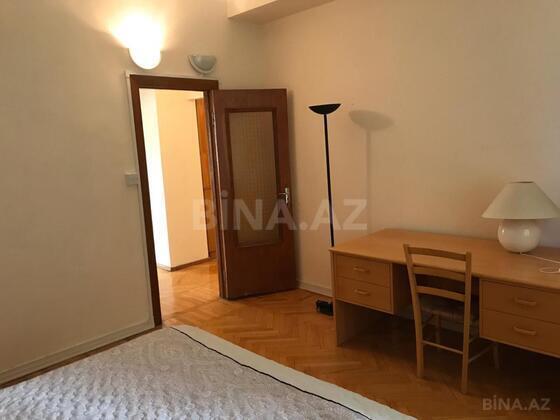3 otaqlı Köhnə tikili, İçəri Şəhər m., Bakı