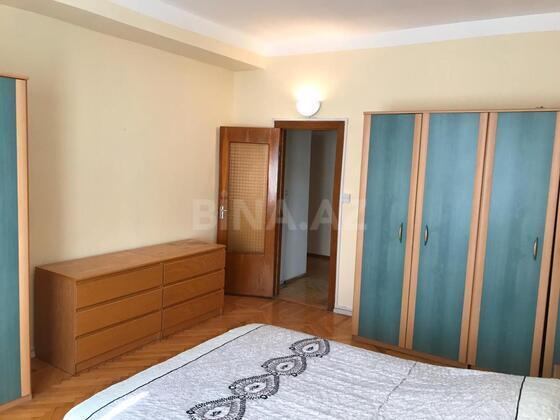 3 otaqlı Köhnə tikili, İçəri Şəhər m., Bakı