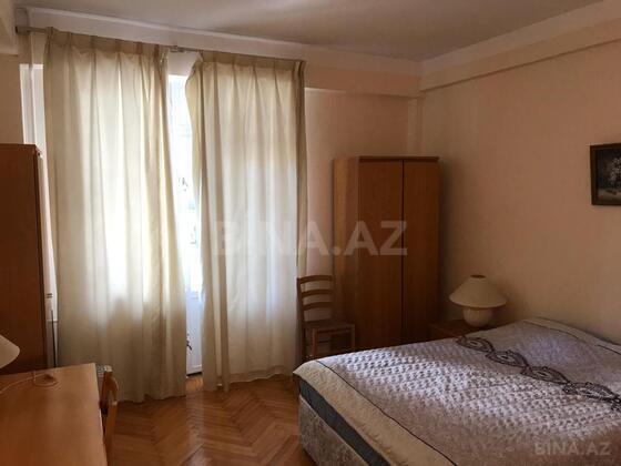 3 otaqlı Köhnə tikili, İçəri Şəhər m., Bakı