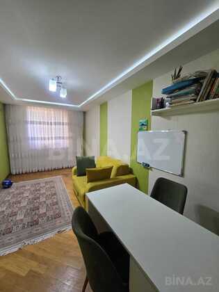 3 otaqlı Köhnə tikili, Elmlər Akademiyası m., Bakı
