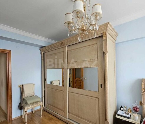 2 otaqlı Köhnə tikili, Şah İsmayıl Xətai m., Bakı
