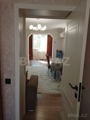 3 otaqlı Köhnə tikili, Neftçilər m., Bakı