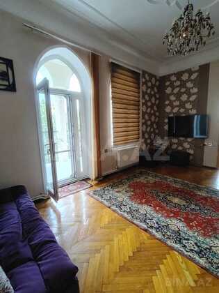2 otaqlı Köhnə tikili, Sahil m., Bakı