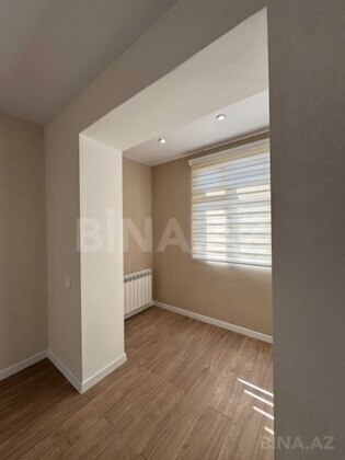 3 otaqlı Köhnə tikili, Bakıxanov q., Bakı