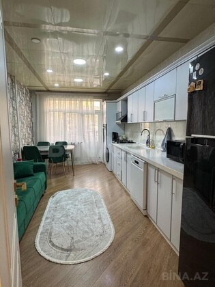 5 otaqlı Köhnə tikili, Yeni Günəşli q., Bakı
