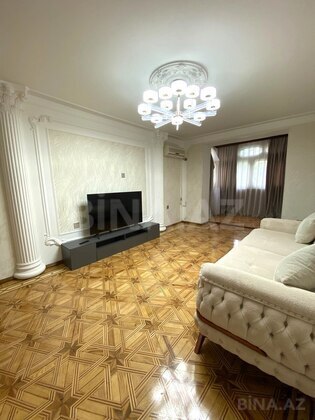 3 otaqlı Köhnə tikili, İnşaatçılar m., Bakı