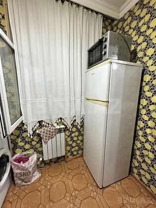 1 otaqlı Köhnə tikili, Memar Əcəmi m., Bakı